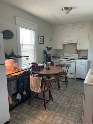 12 Alma St, Waterbury, CT 06705-2003
