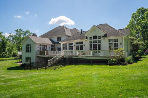 109 Peria Dr, Rocky Hill CT  06067-1741 exterior