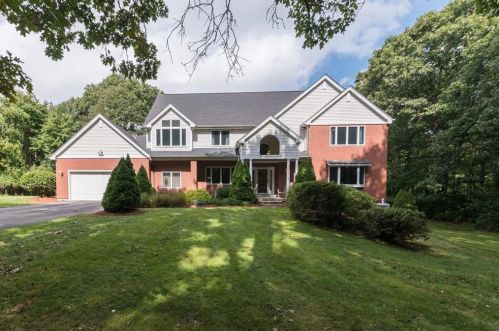35 Meadow Tree Farm Rd, South Kingstown, RI 02874-1313