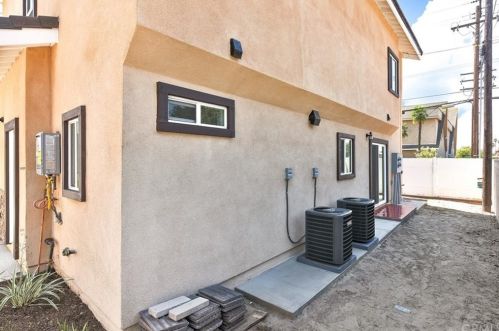 9561 Ramona St, Bellflower CA  90706-6539 exterior