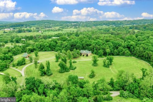 40220 Charles Town Pike, Hamilton, VA 20158-3214