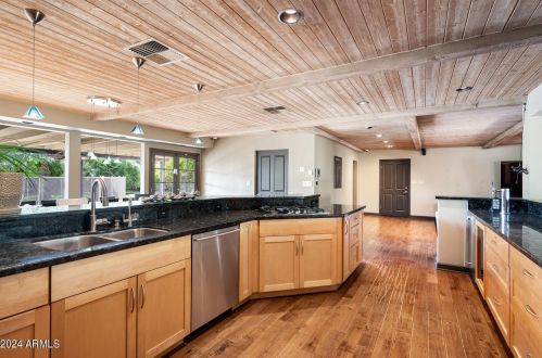 7039 Mcdonald Dr, Scottsdale AZ 85253-5406 exterior