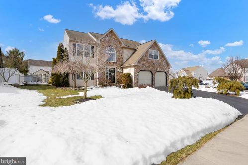 200 Capri Ln, Blandon, PA 19510-9483
