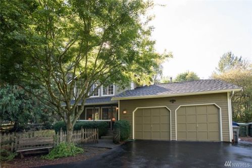 2823 222nd Pl, Redmond WA  98075-7146 exterior