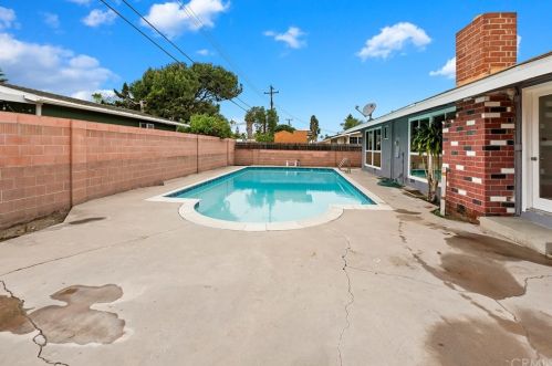 10582 Mahalo Way, Garden Grove, CA 92840-3119