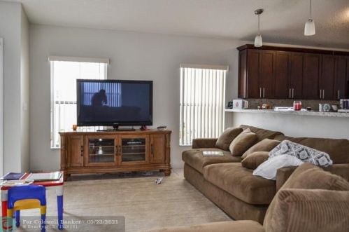 18950 19th St, Hollywood FL  33029-3847 exterior