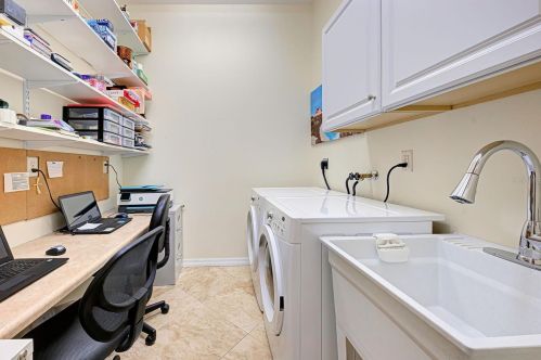 519 Laurel Rd, Nokomis FL  34275-5243 exterior