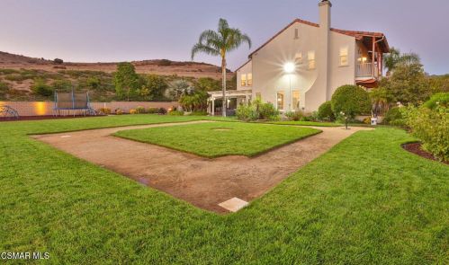 5391 Evening Sky Dr, Simi Valley CA  93063-5744 exterior