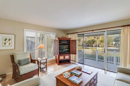 32 Back Ct, Isle Of Palms SC  29451-2898 exterior