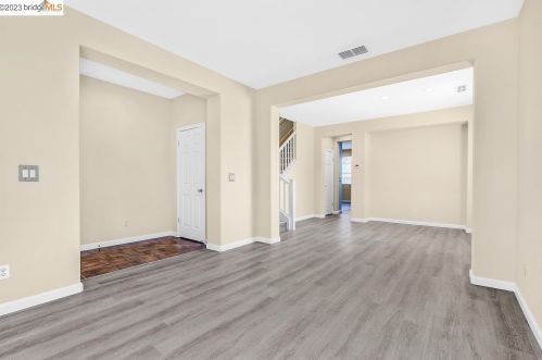 23 Elijah Ct, West Pittsburg CA  94565-2748 exterior