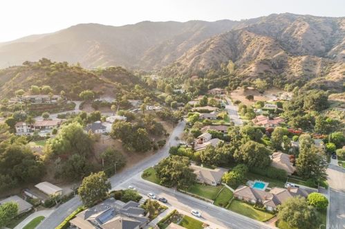 607 Oak Grove Dr, Glendora CA  91741-2258 exterior