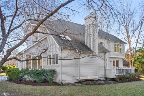 12015 Walnut Branch Rd, Herndon VA  20194-5616 exterior