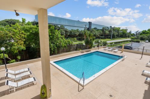 1401 Federal Hwy, Boca Raton FL  33432-7395 exterior