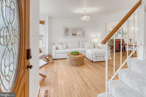 13931 Ruler Ct, Woodbridge VA  22193-3733 exterior