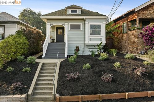 4143 Howe St, Oakland CA 94611-5117 exterior
