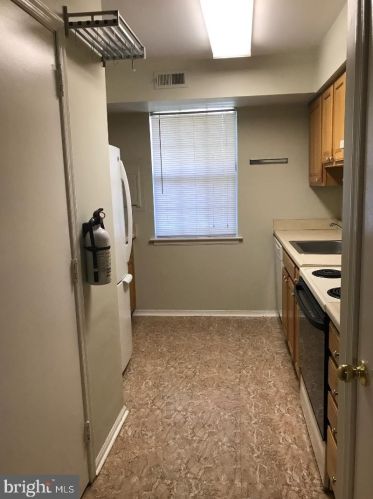 3094 Harbour Dr, Palmyra NJ 08065-2217 exterior