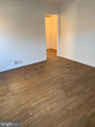 3335 Croffut Pl, Washington, DC 20019-2439