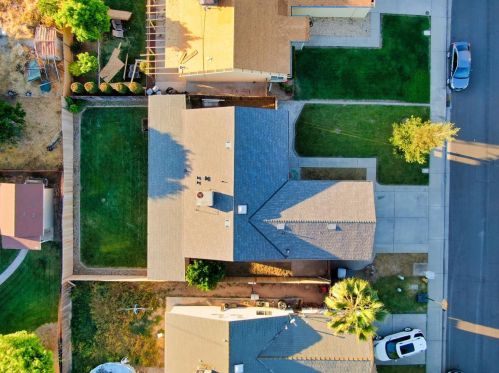 6119 Hutcheson Way, Riverbank, CA 95367-3821