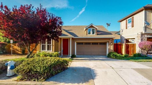 2541 Dakota Ave, Santa Rosa, CA 95403-7667