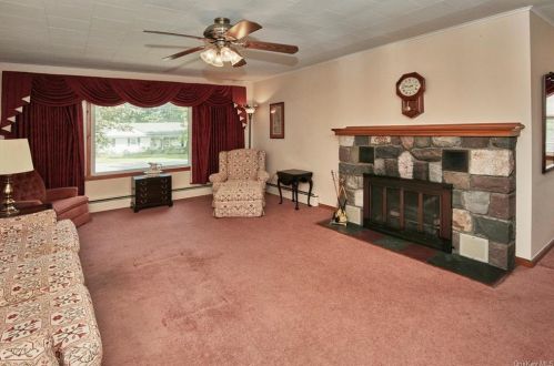 9 Crescent Ave, Warwick NY  10990-1047 exterior