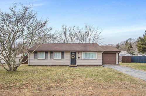 51 Meryl Ct, Groton CT  06340-4346 exterior