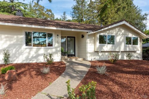 527 Buena Vista Dr, Santa Rosa, CA 95404-2105