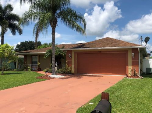 742 Byron St, Fort Pierce, FL 34983-1922