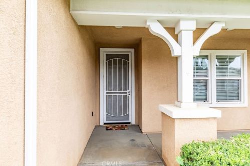 1361 Crown Imperial Ln, Beaumont CA  92223-8487 exterior