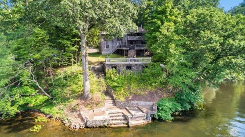 27 Bridge Rd, Upper Stepney CT  06468-2928 exterior