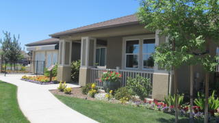 1352 Willis Ct, Hanford, CA 93230-6981