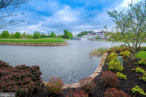5737 Waterloo Bridge Cir, Haymarket VA  20169-8117 exterior