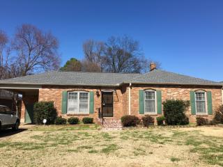 5572 Mason Rd, Memphis, TN 38120-1802