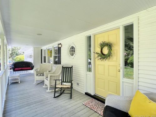 26 Russet Rd, Stamford, CT 06903-1822