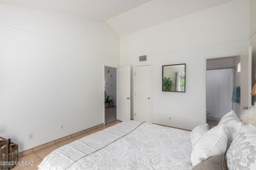 4961 Ferret Dr, Tucson AZ 85742-9543 exterior