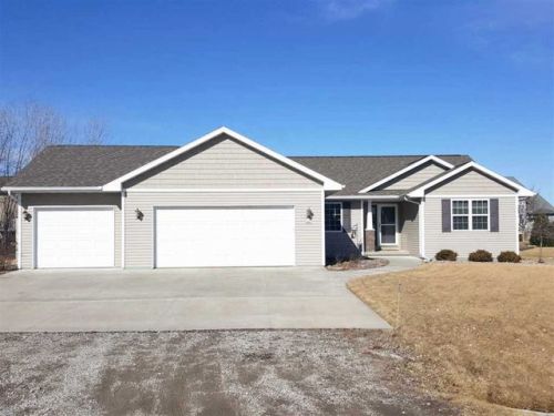 3886 Braeburn St, Oshkosh, WI 54904-7331