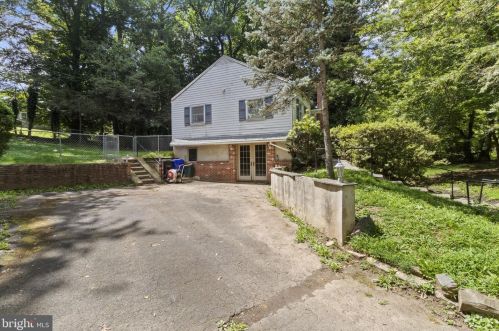 630 Stetson Rd, Melrose Park, PA 19027-2525