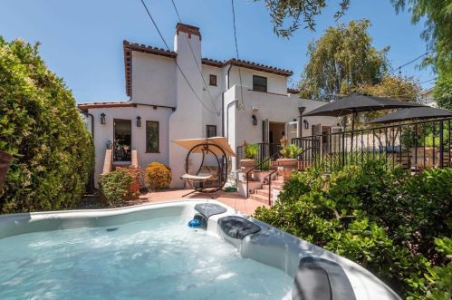 2727 Dove St, San Diego CA  92103-6121 exterior