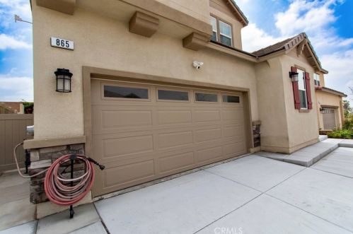 865 Pine Ave, Rialto CA  92376-4552 exterior