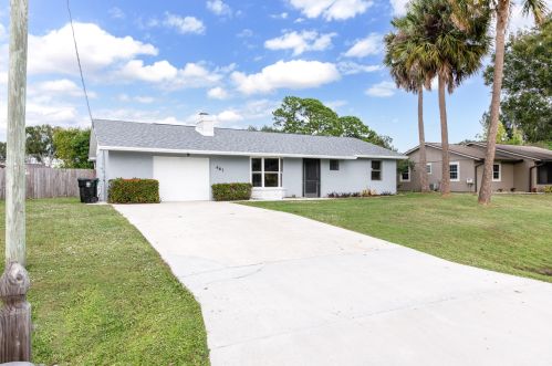 461 Fallon Dr, Fort Pierce, FL 34983-2634