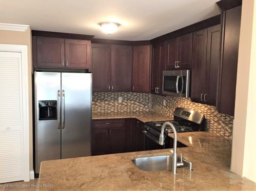 219 Tulip Ln, East Freehold NJ  07728-4103 exterior