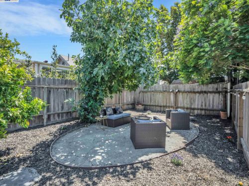 807 46th St, Oakland CA 94608-3418 exterior