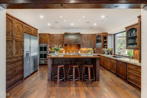 5320 Ivafern Ln, La Canada CA  91011-2811 exterior