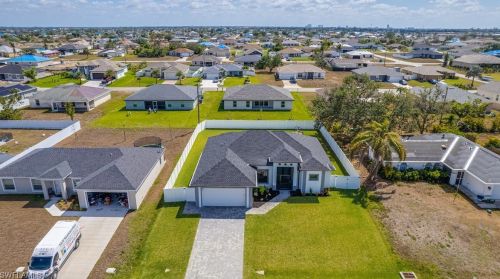 1013 6th Ave, Cape Coral FL  33909-1365 exterior