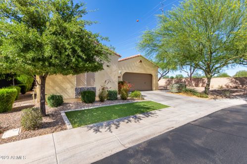 290 Indigo Dr, Chandler, AZ 85286-1643