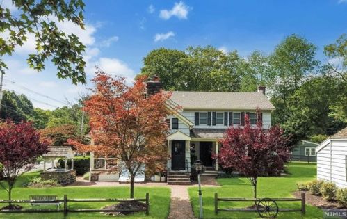 731 Lawlins Rd, Franklin Lakes, NJ 07417-2502