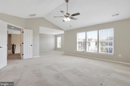 125 Victoria Ln, Charles Town WV  25414-5984 exterior