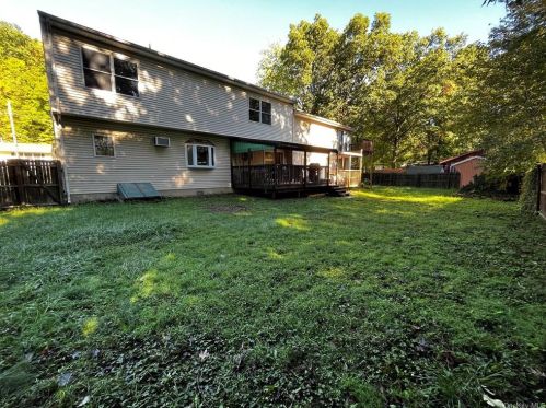 8 Parker Ave, Greenwood Lake, NY 10925-2246