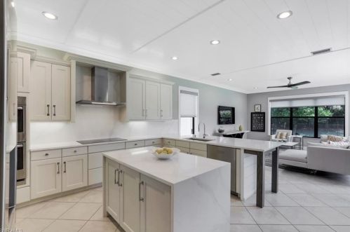 3054 Hudson Ter, Naples, FL 34119-3383