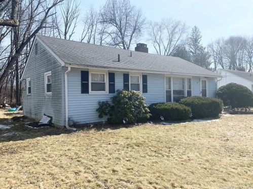 14 Cottage Grove Cir, Bloomfield, CT 06002-3142