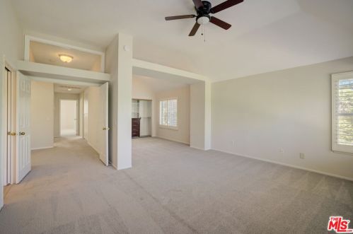 26520 Mistletoe Ct, Santa Clarita CA  91355-3525 exterior